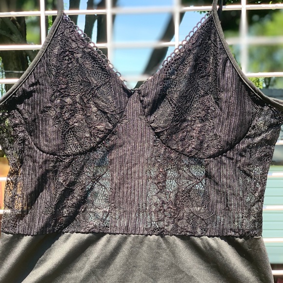 Lace spaghetti strap bodysuit - Picture 3 of 8